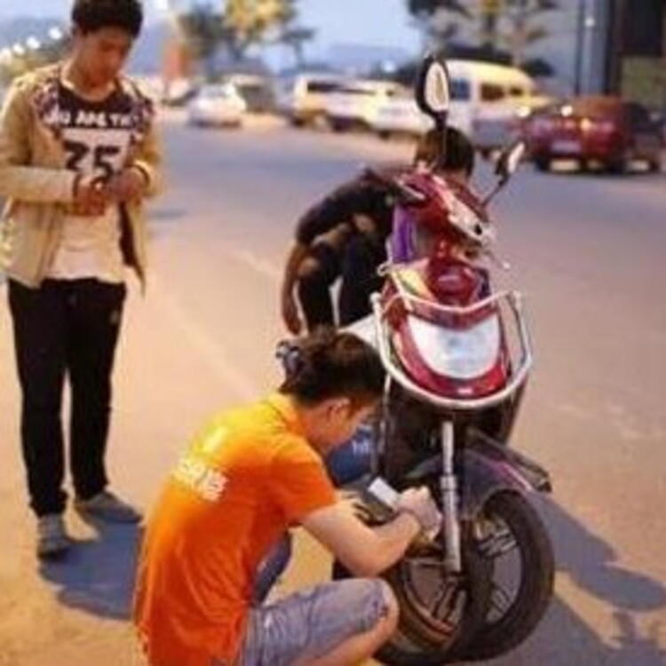 电动车轮胎烂了怎么办附近师傅上门维修